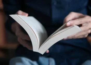 SAPPI TARGETS BOOK MARKET WITH NEW RANGE